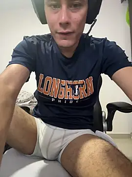 Snapshot of Huge_latin_cock chatting on April 20, 2026, 8:10 pm Huge latin cock online show from April 20, 2026, 8:10 pm