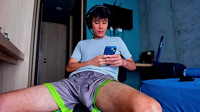 Snapshot of Huge_latin_cock chatting on May 5, 2026, 6:16 pm Huge latin cock online show from May 5, 2026, 6:16 pm