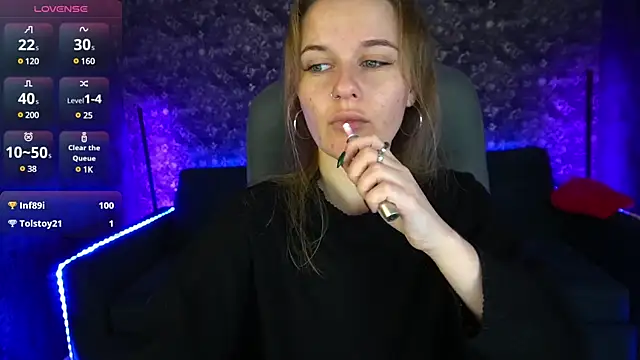 MaribelRiverr  online show from January 14, 2025, 10:38 am