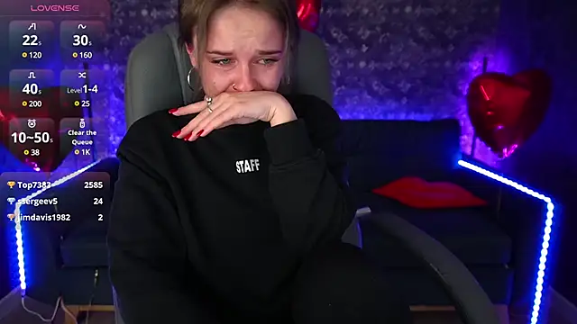 MaribelRiverr  online show from February 20, 2025, 9:44 am