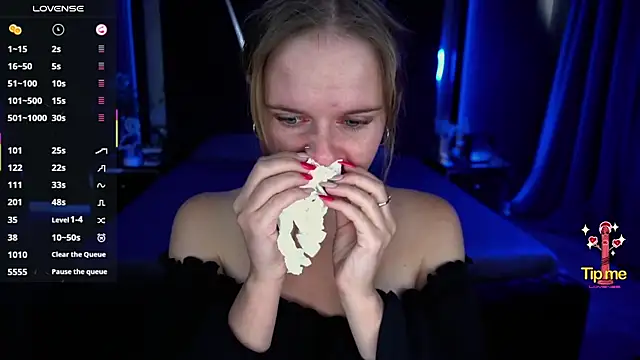 MaribelRiverr  online show from September 15, 2025, 7:41 am