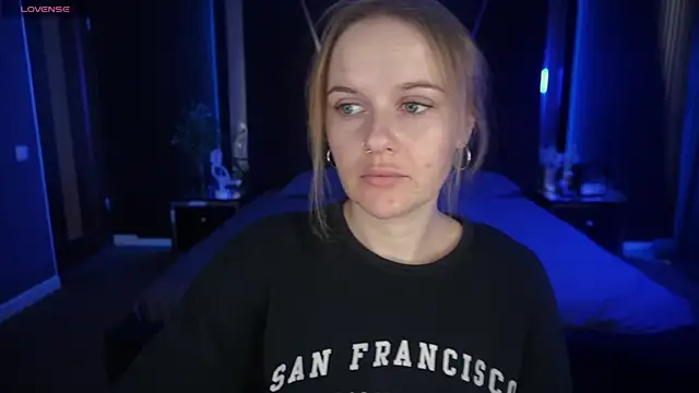 MaribelRiverr  online show from September 28, 2025, 5:46 am