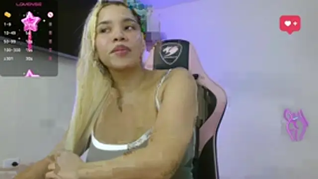 Snapshot of Mitsuka_Sojii chatting on October 18, 2025, 12:35 am Mitsuka Sojii online show from October 18, 2025, 12:35 am