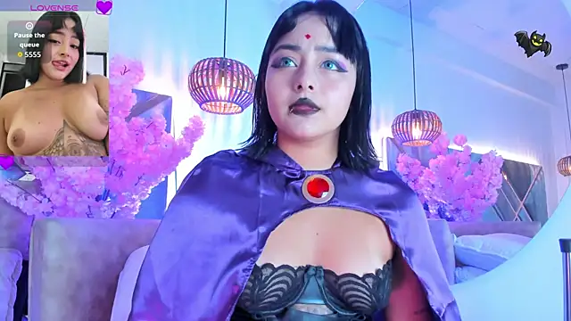 Snapshot of KimVelezz chatting on November 7, 2025, 7:14 pm KimVelezz online show from November 7, 2025, 7:14 pm