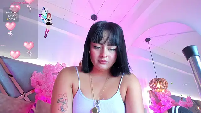 Snapshot of KimVelezz chatting on December 5, 2025, 2:20 am KimVelezz online show from December 5, 2025, 2:20 am