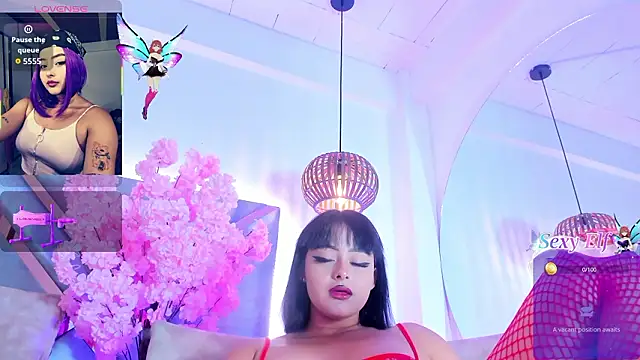 Snapshot of KimVelezz chatting on February 1, 2026, 2:43 am KimVelezz online show from February 1, 2026, 2:43 am