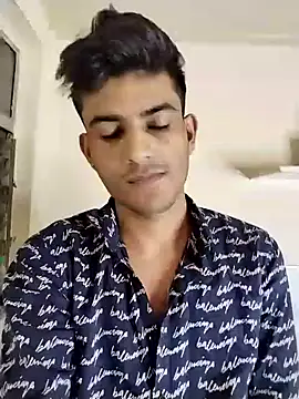 kingkartik7 online show from January 24, 2025, 9:26 pm