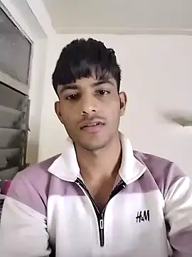 kingkartik7 online show from February 5, 2025, 10:01 pm