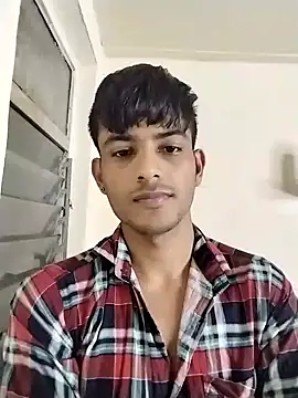 kingkartik7 online show from February 6, 2025, 7:18 pm