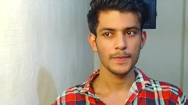 kingkartik7 online show from October 28, 2025, 4:53 pm