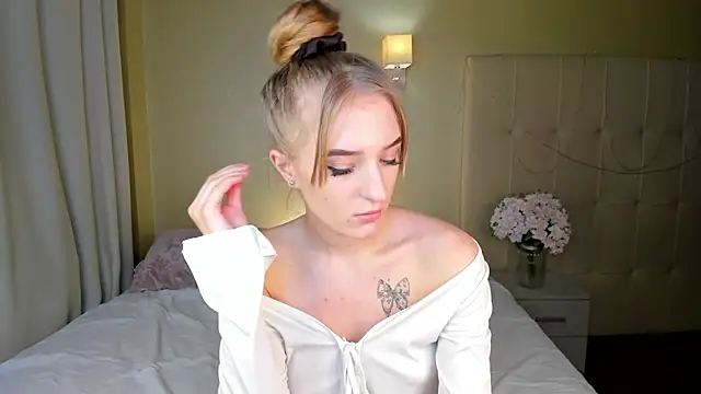 Snapshot of Stacy_River chatting on February 22, 2025, 11:24 am Stacy River online show from February 22, 2025, 11:24 am