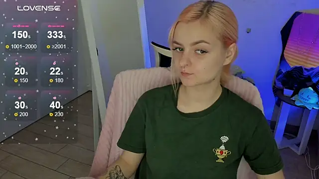 Fire Bestie online show from September 18, 2025, 12:51 pm