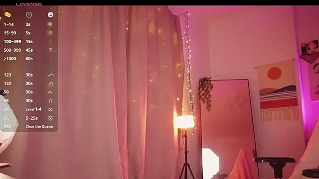 Snapshot of Elly_Caramelly chatting on December 17, 2025, 8:59 pm Elly Caramelly online show from December 17, 2025, 8:59 pm