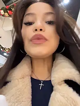 Chloe  Moon online show from December 14, 2025, 2:11 pm