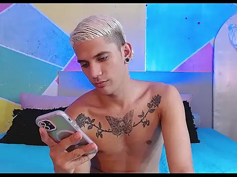 Snapshot of tylor_boy chatting on March 6, 2026, 10:06 pm tylor boy online show from March 6, 2026, 10:06 pm