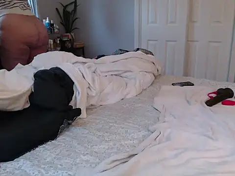 LauLauPAWG online show from November 26, 2025, 6:42 pm