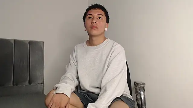 alex-lover online show from December 17, 2025, 1:22 am