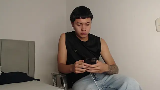 alex-lover online show from April 10, 2026, 3:12 am