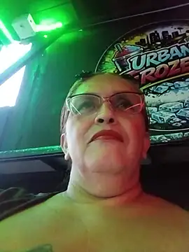 Snapshot of mom_son_dirty chatting on August 1, 2026, 11:14 pm mom son dirty online show from August 1, 2026, 11:14 pm