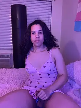 Snapshot of PeacockGoddess chatting on October 14, 2025, 10:43 pm PeacockGoddess online show from October 14, 2025, 10:43 pm