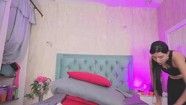 Marcelaa fox online show from November 18, 2025, 8:24 pm