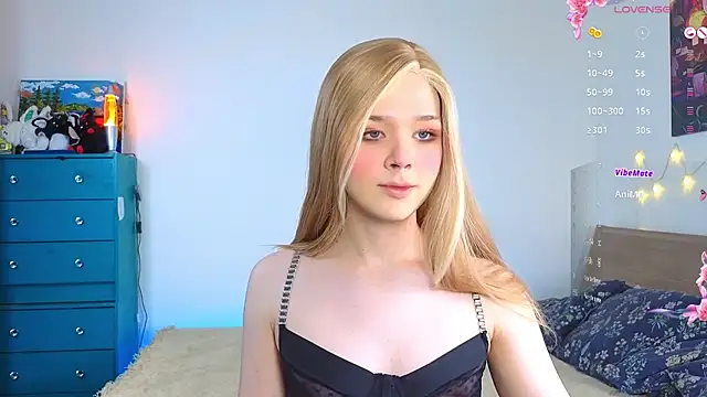  yourFoxy  online show from September 24, 2025, 4:54 pm