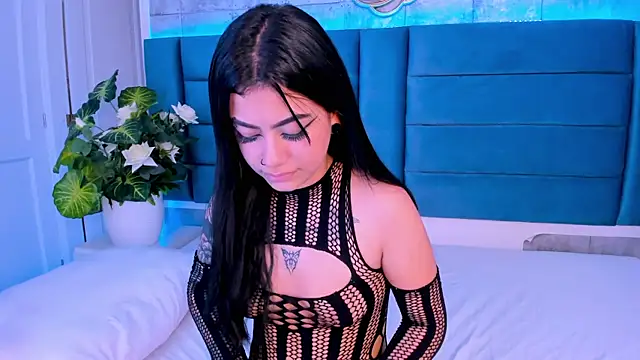 Snapshot of DakottaHill chatting on January 25, 2025, 4:57 pm DakottaHill online show from January 25, 2025, 4:57 pm