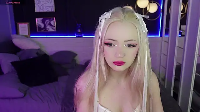 EmilyAir online show from January 8, 2025, 9:12 pm