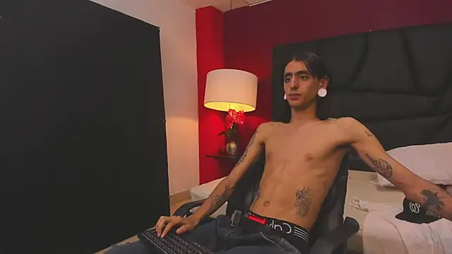 Matthew Dixonn online show from December 26, 2024, 6:19 am