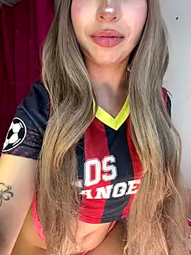 lunaapppp online show from November 28, 2025, 3:20 am