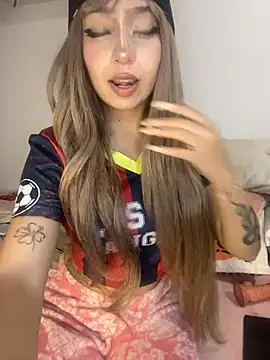 lunaapppp online show from April 8, 2026, 3:39 am