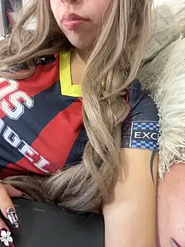 lunaapppp online show from April 30, 2026, 4:30 am