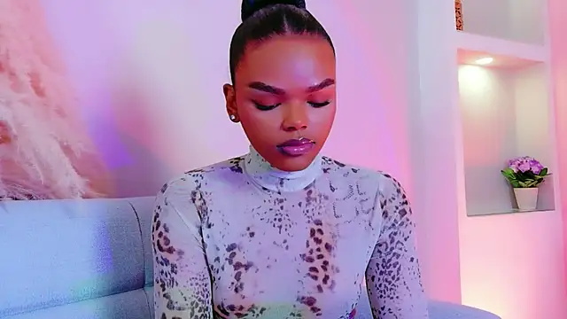 CamiEstrada online show from February 12, 2026, 8:59 pm