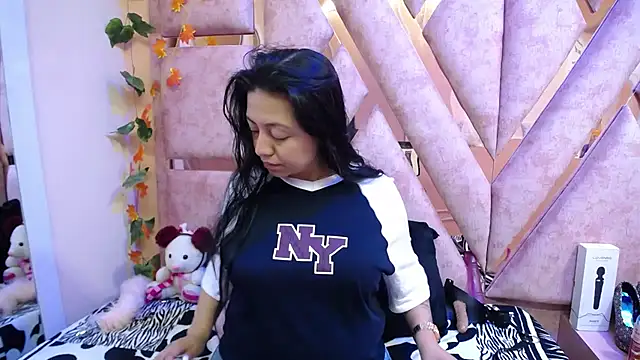 slut anal  online show from February 3, 2026, 8:14 pm