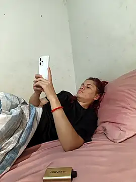 Scarlett-Leh online show from September 14, 2025, 11:53 am