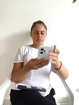 Scarlett-Leh online show from December 2, 2025, 12:21 pm