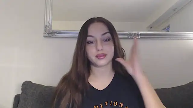 courtneyPerfect online show from December 17, 2024, 2:55 pm