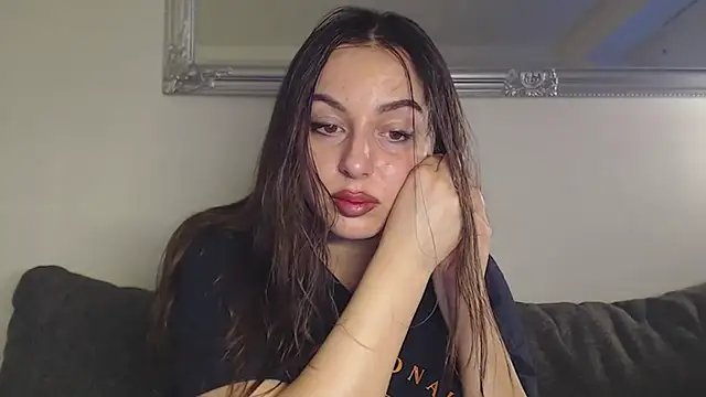 courtneyPerfect online show from December 18, 2024, 10:51 am