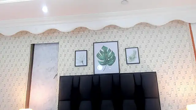 Snapshot of MirandaRossi chatting on February 4, 2025, 3:00 am MirandaRossi online show from February 4, 2025, 3:00 am