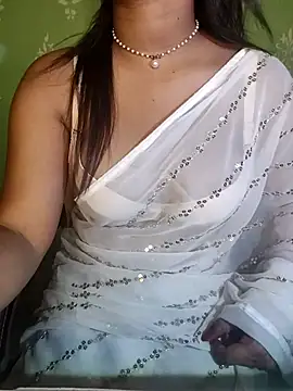 QueenOfHeart 07 online show from October 18, 2025, 6:52 pm