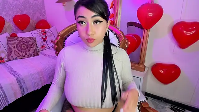 Sexy cristall  online show from February 18, 2025, 10:58 pm