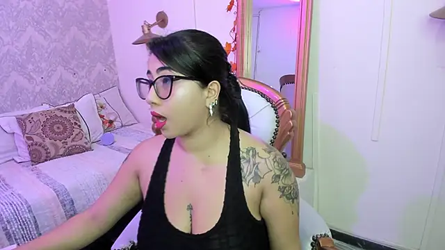 Sexy cristall  online show from March 1, 2025, 9:15 pm