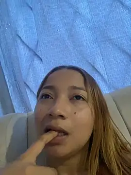 queen angelique online show from December 6, 2024, 10:08 pm