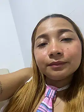 queen angelique online show from December 11, 2024, 2:52 am