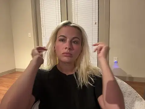 girlfriendmissy online show from February 28, 2025, 2:09 am