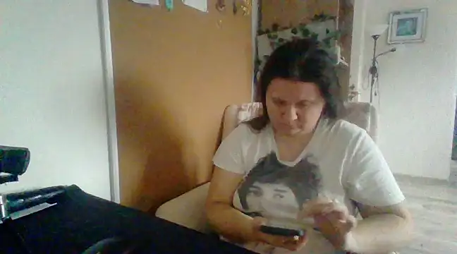 Snapshot of ReifeVenna chatting on December 10, 2024, 10:38 am ReifeVenna online show from December 10, 2024, 10:38 am