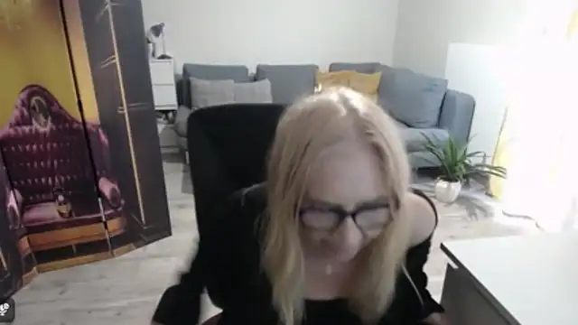 sofia xkiss online show from March 20, 2026, 2:44 pm