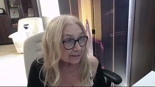 sofia xkiss online show from July 21, 2026, 1:46 pm