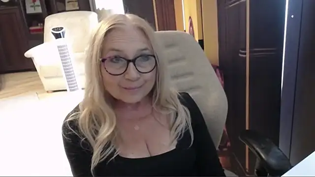 sofia xkiss online show from July 23, 2026, 1:53 pm