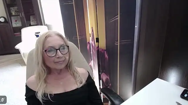 sofia xkiss online show from July 30, 2026, 1:43 pm
